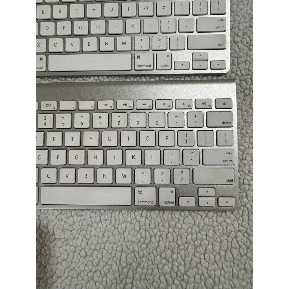 Apple A1314 Wireless Keyboard - 2 PC Tested And Working